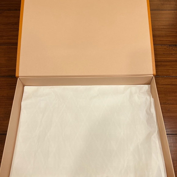 COPY - Louis Vuitton Magnetic Close Gift Boxes - Picture 9 of 9